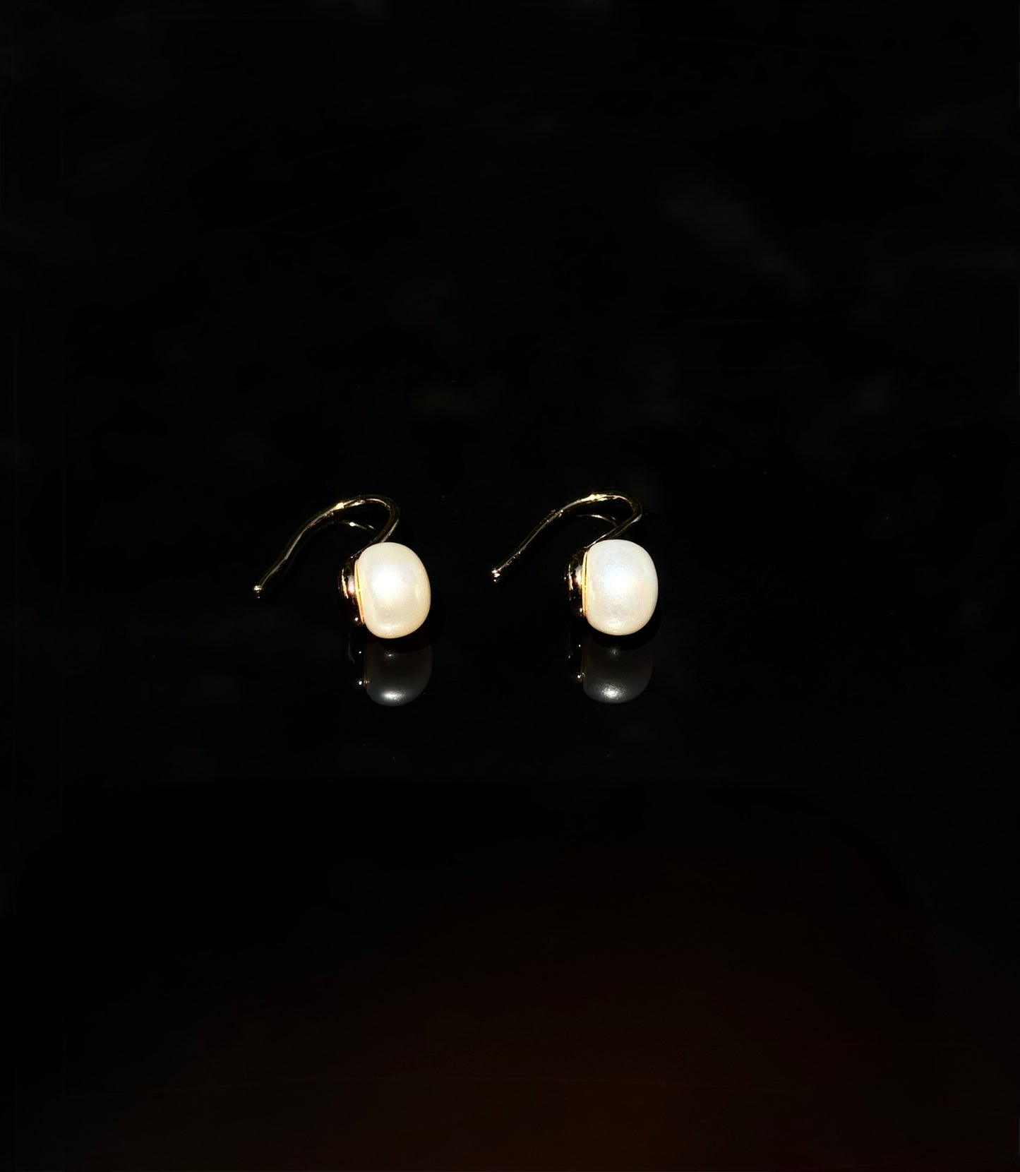 S925 Sterling Freshwater Pearl S-Shape Earrings
