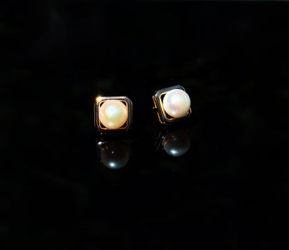 S925 Sterling Geometric Freshwater Pearl Studs