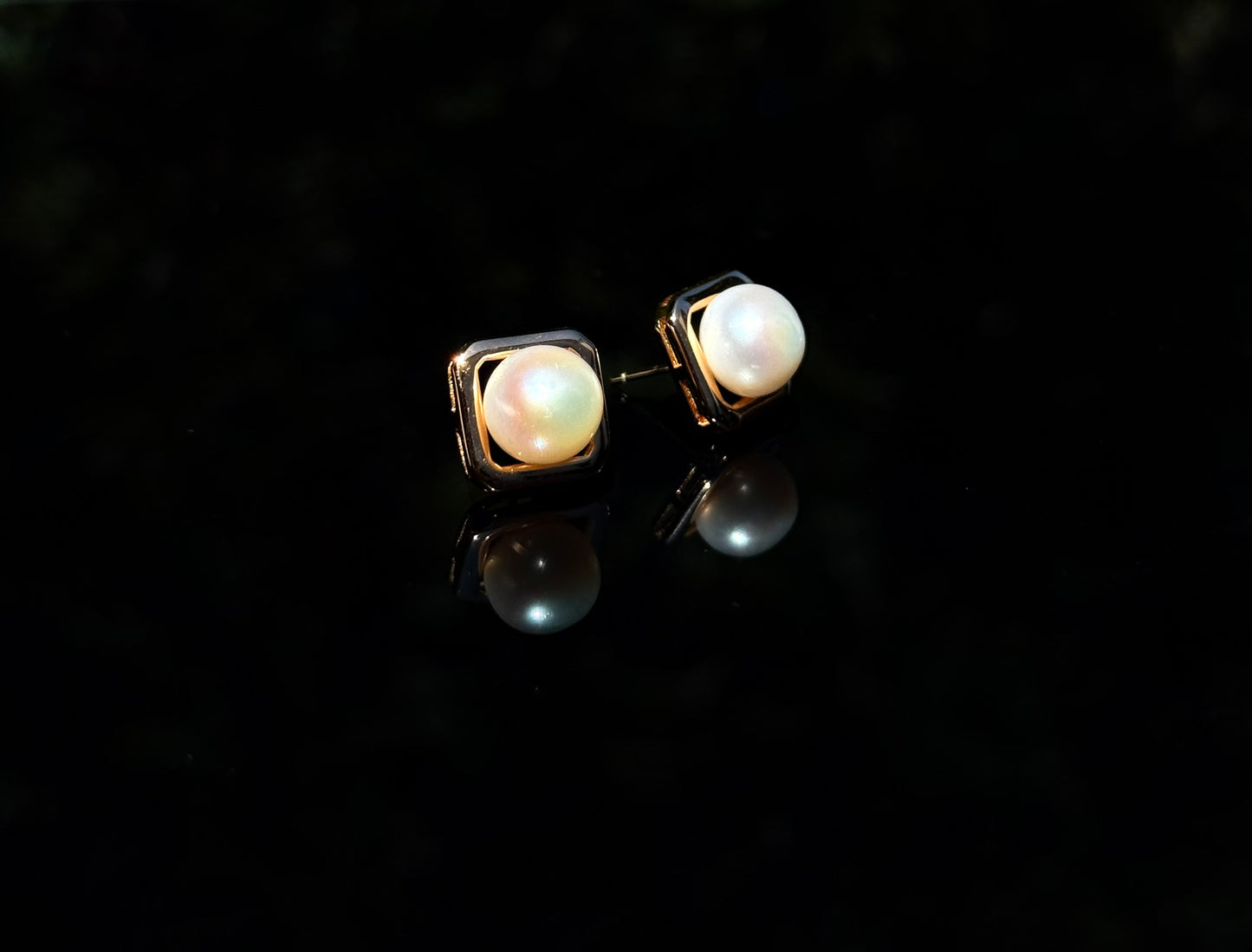 S925 Sterling Geometric Freshwater Pearl Studs